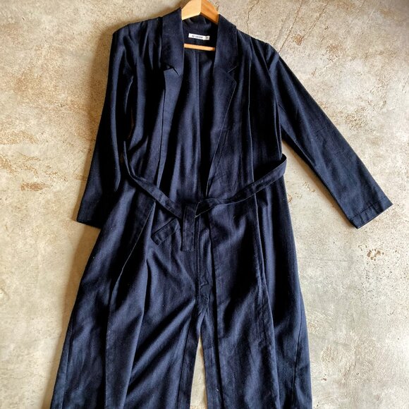 Ali Golden Raw Silk Jacket in Black xs